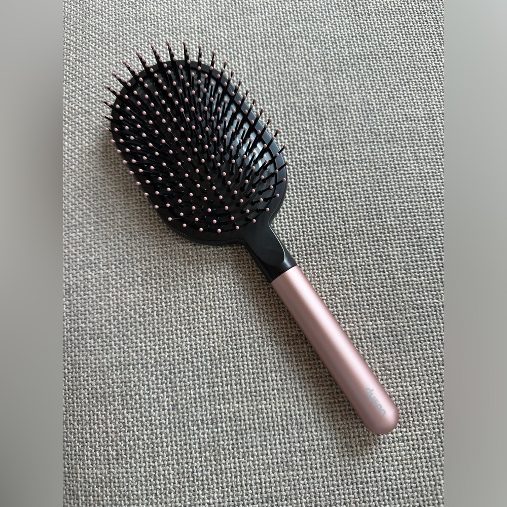 Dyson Hairbrush in Rose Gold